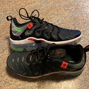 Nike Air vapormax plus Worldwide Black/Green Strike